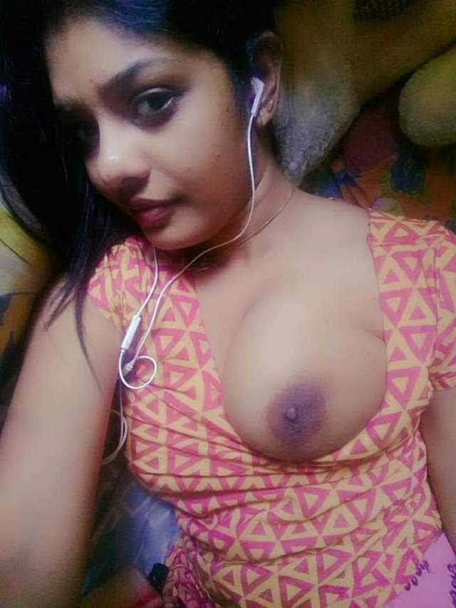 big boob ki selfie