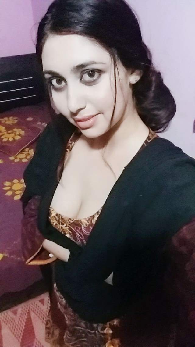 lover ko sexy cleavage dikhaya