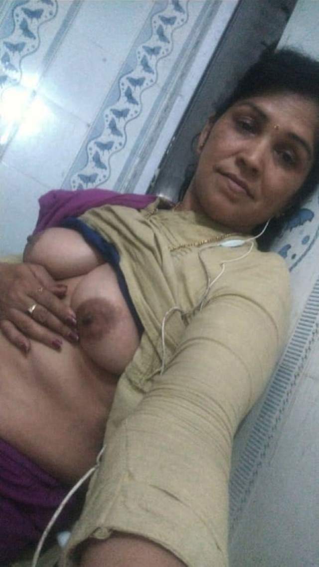 lover sang sex chat karti bhabhi
