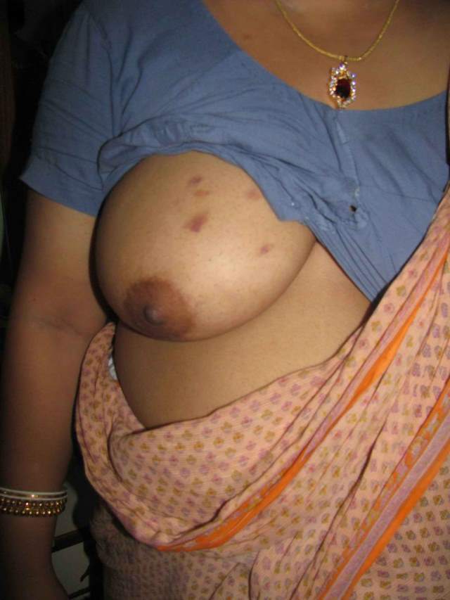 Maharashtra girl show boobs