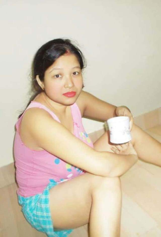 after desi sex photos bhabhi enjoying a cup of tea