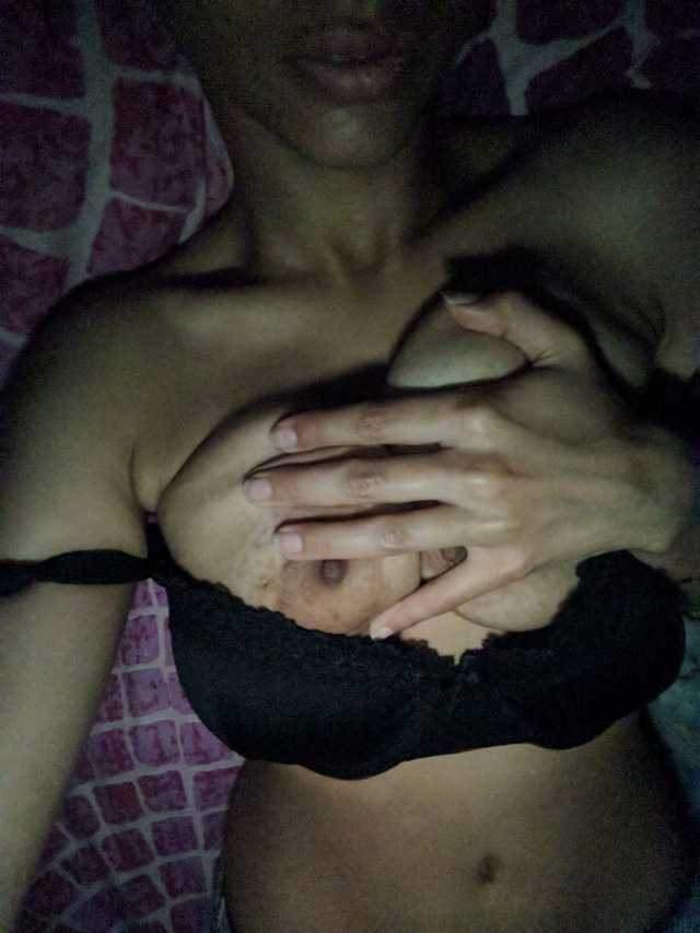 apne boobs masalti sexy indian bitch