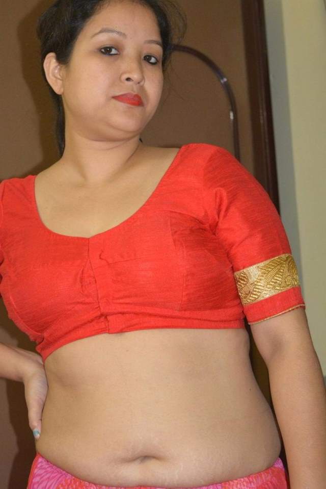 bangla sexy bhabhi hot figure and waist