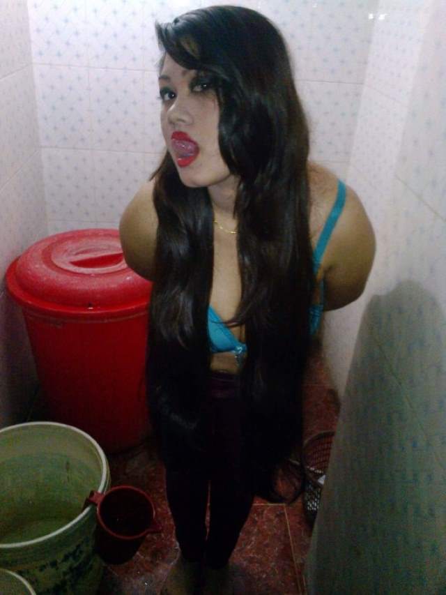 bathroom me hot selfie leti sexy girl