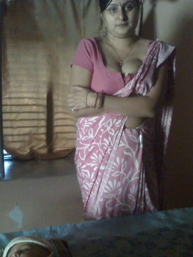 big boobs wali bhabhi ki hot pic in saree