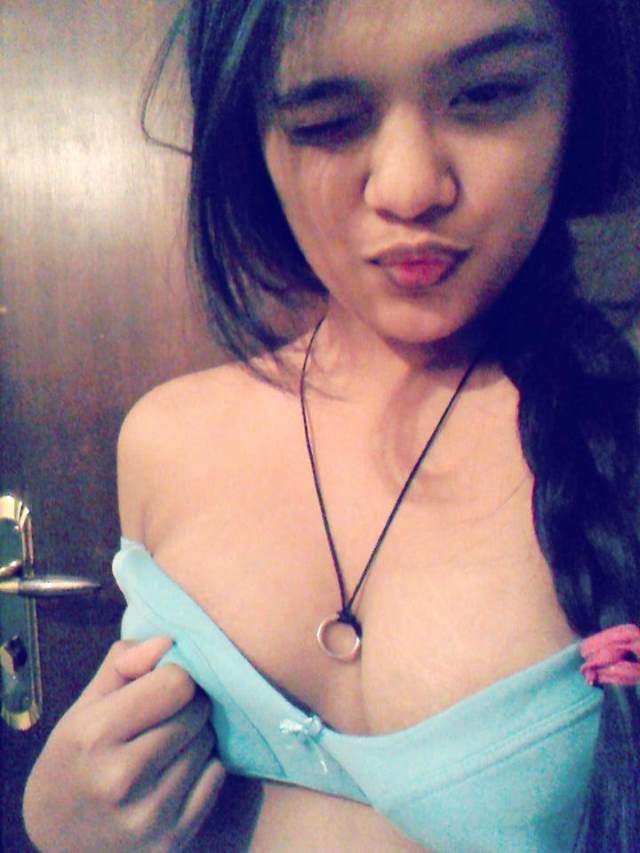 bra me hot delhi girl pic