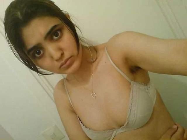 bra me sexy desi girl photo