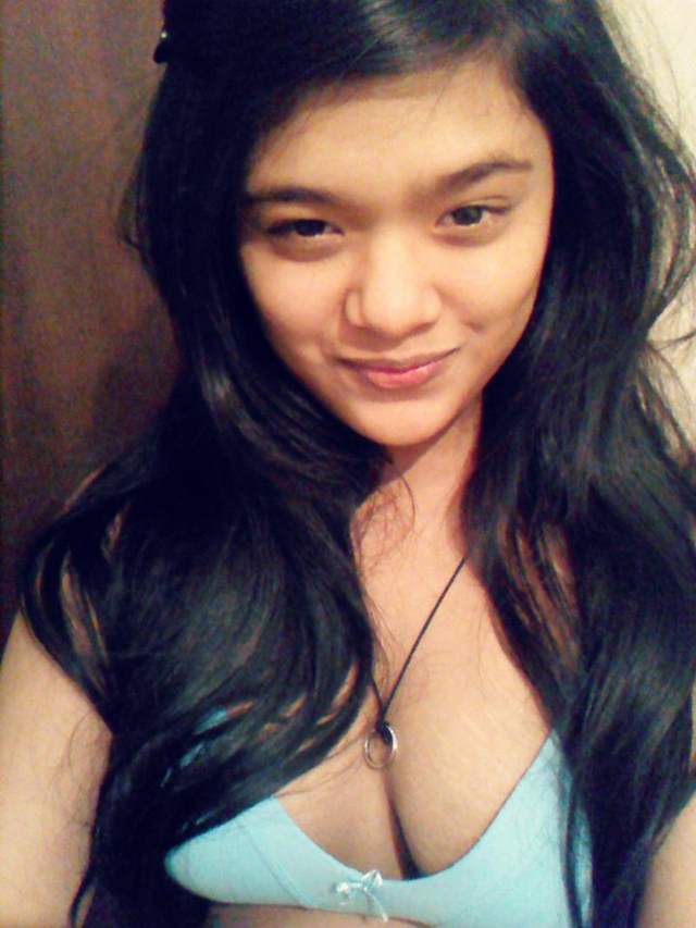 delhi cute college girl desi boobs pics