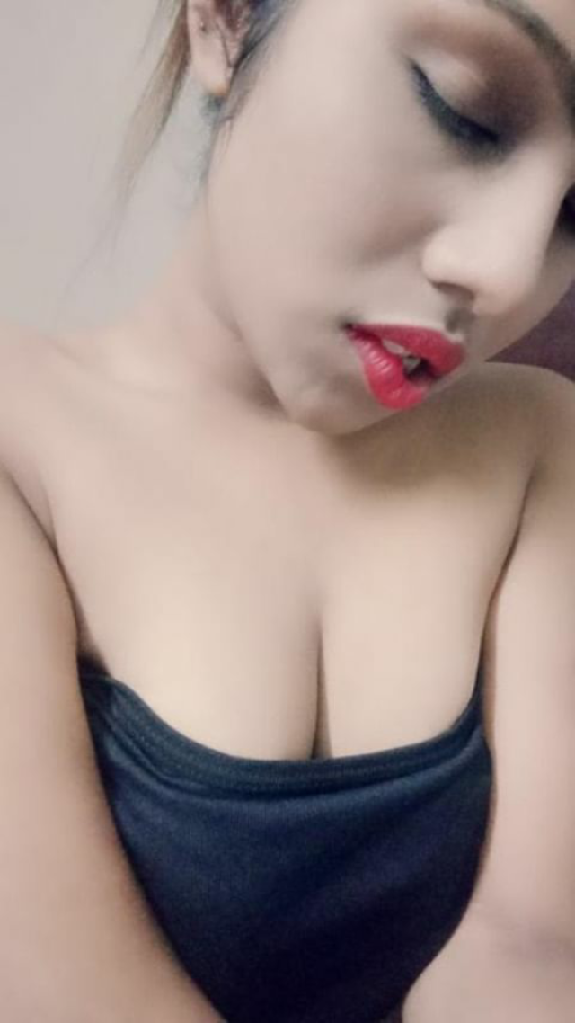 hot girl beena 31st night chudai ke liye taiyar hai