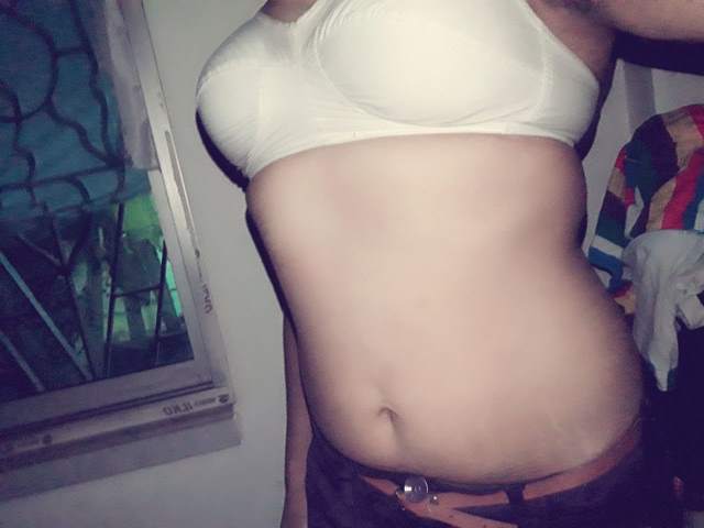 hot girl ki patli kamar ki pic