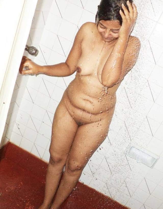 hot indian aunty naked in shower