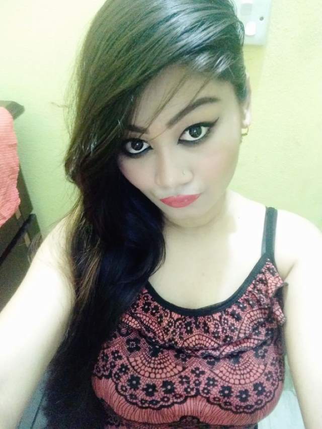 hot indian girl ki big boob chipti hi nahi