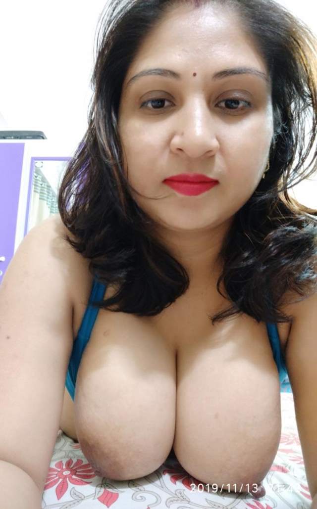 hot punjabi bhabhi ke sexy boobs ki photo