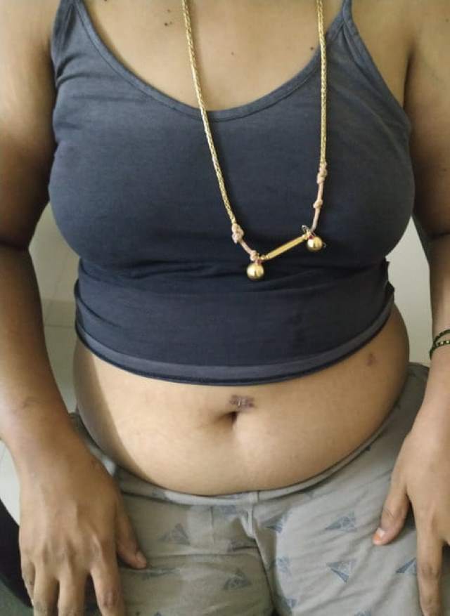 kali top me big boobs wali aunty