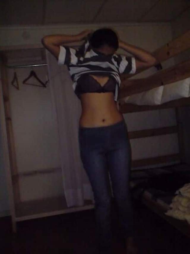 kapde pahan rahi sexy babe prerna