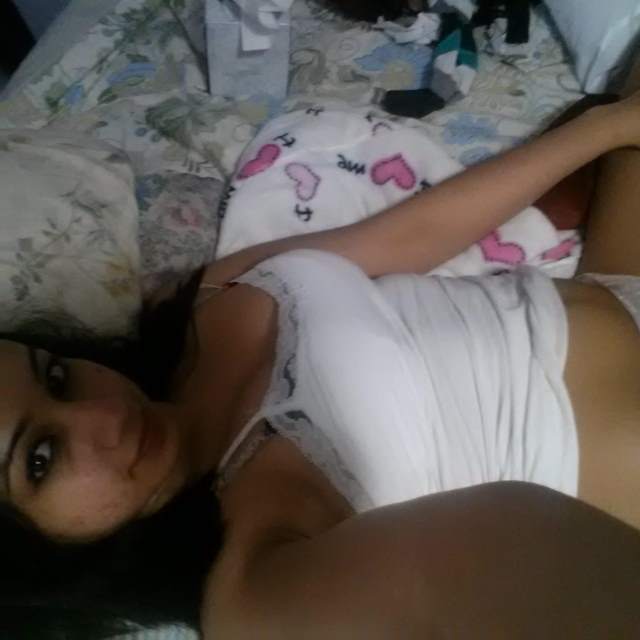 lover ke liye hot selfie leti desi girl nude pic