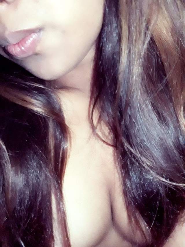lover ko flying kiss deti bitch