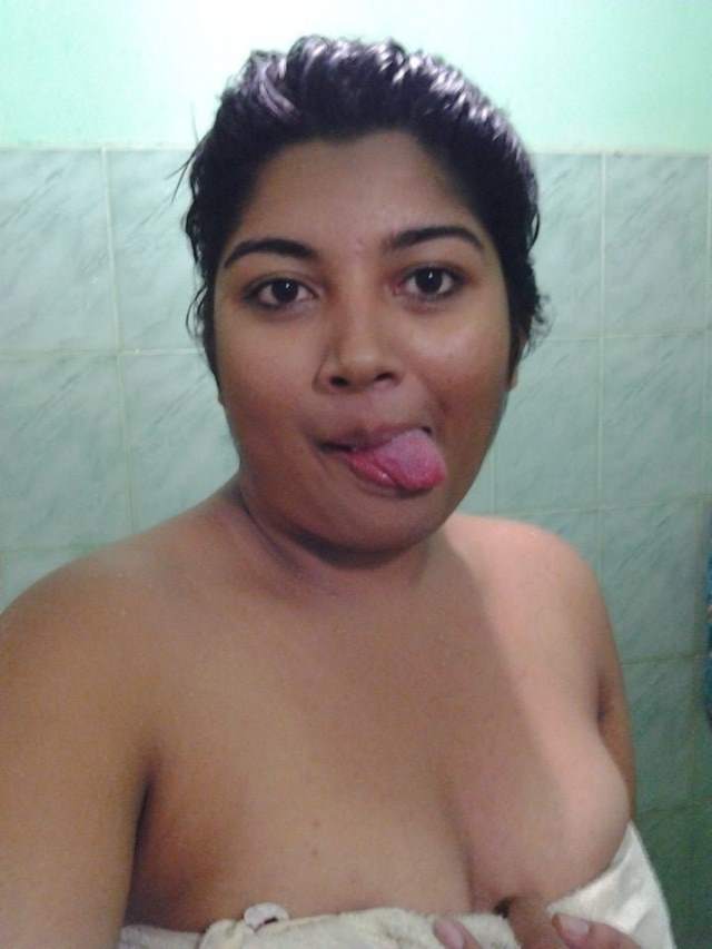 lover ko shower me dekh chidaya