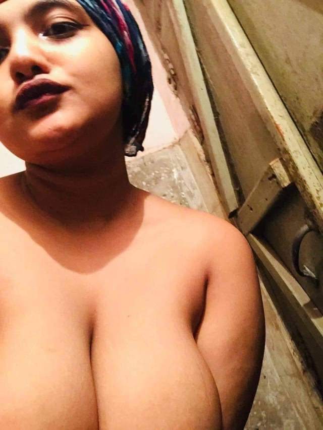 nahane gayi parul selfie leti
