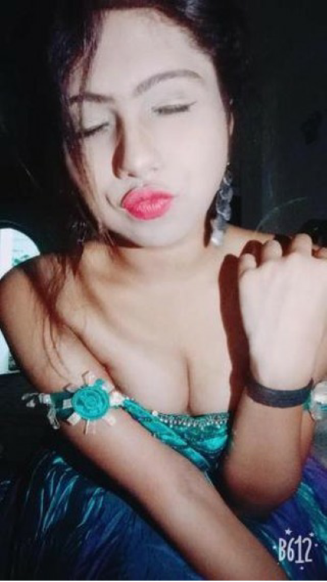 night sex chat me sexy cleavage