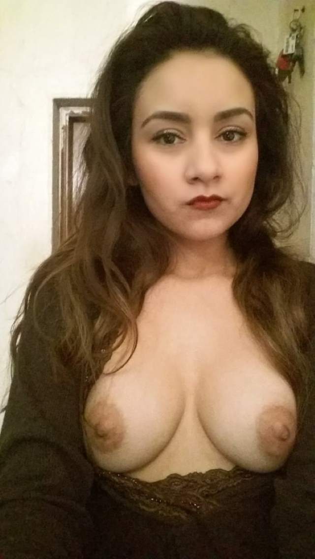 poonam ki sexy boobs