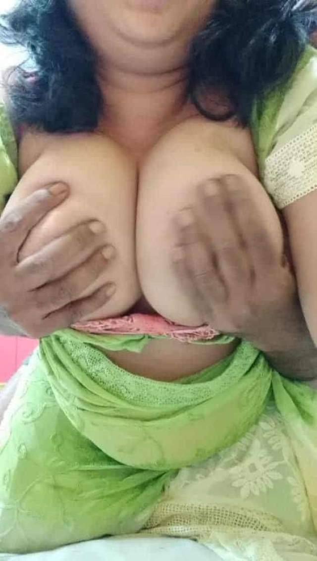 punjabi bhabhi khud boobs daba sex masti kar pic leti