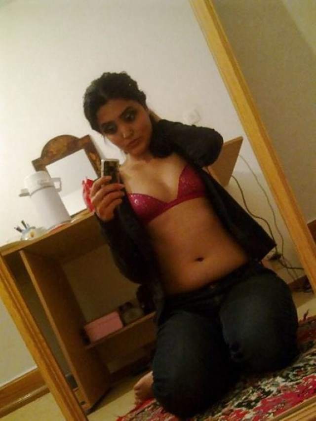 red bra me desi girl ki pic