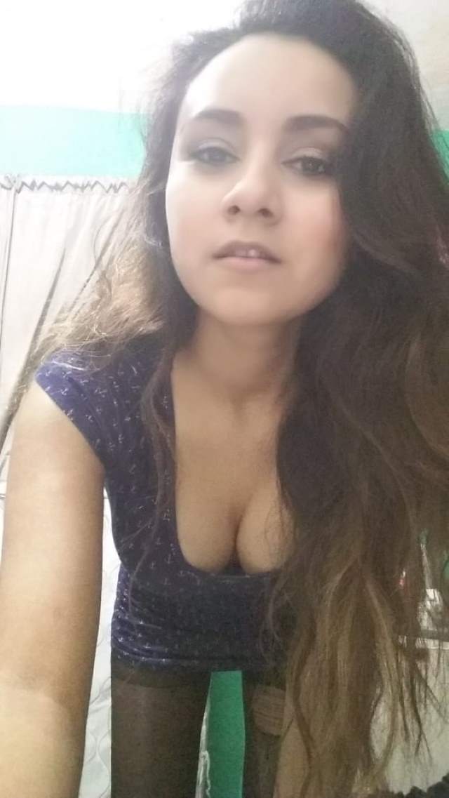 sexy girl ki latakti boobies