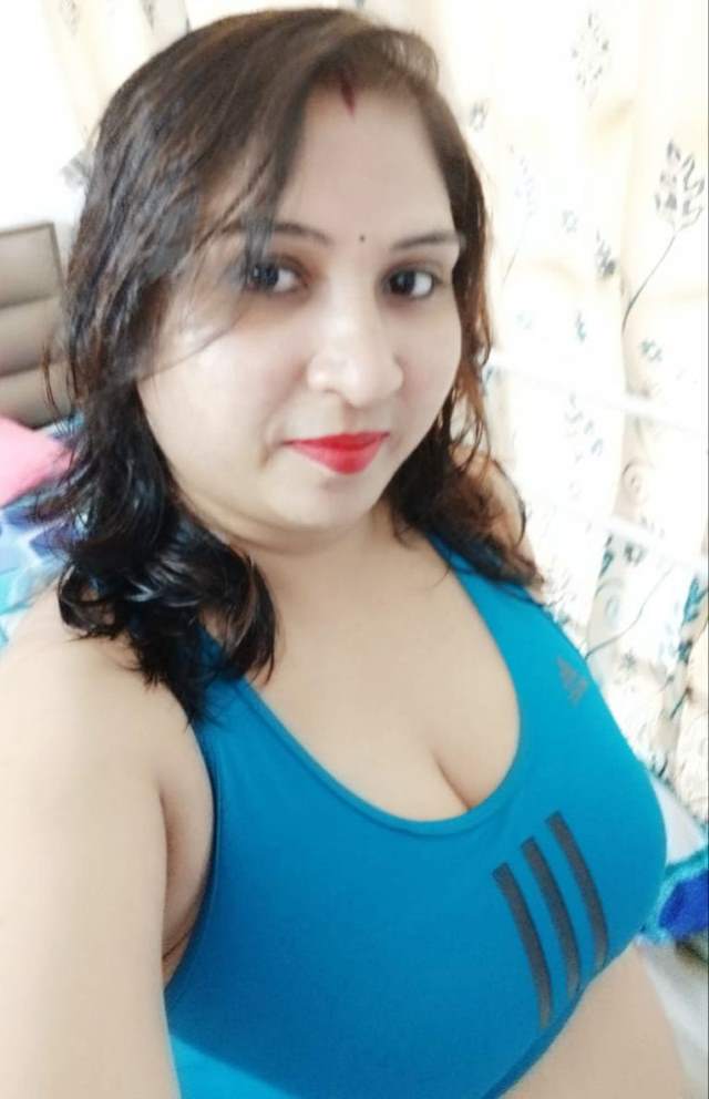sexy indian bhabhi big boobs photos