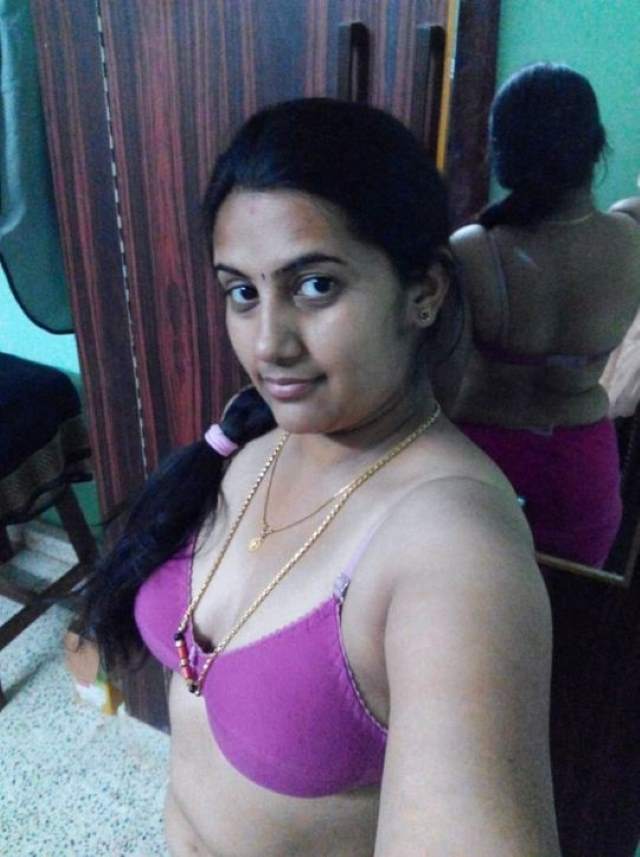 voilet bra me indian aunty ke perfect tits