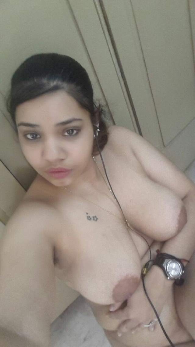 big boobs wali telugu aunty nude photos