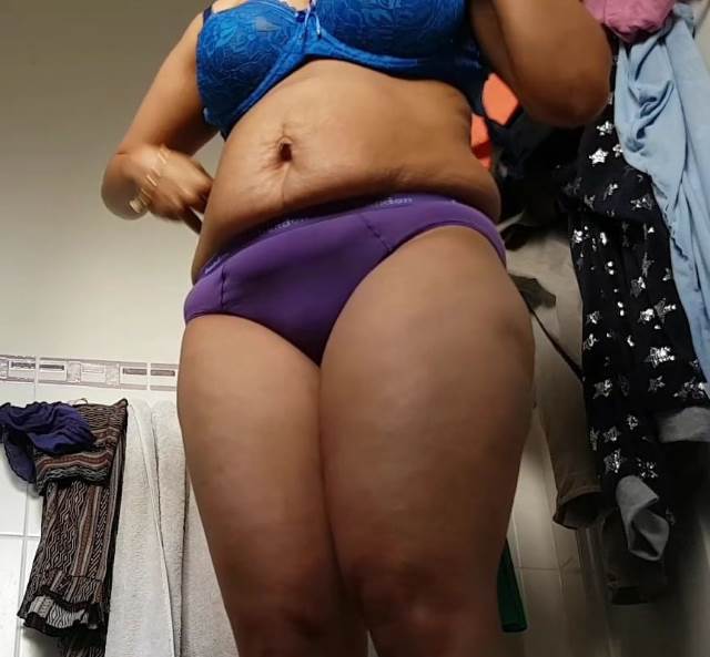 blue bra panty me sexy bhabhi ki pic