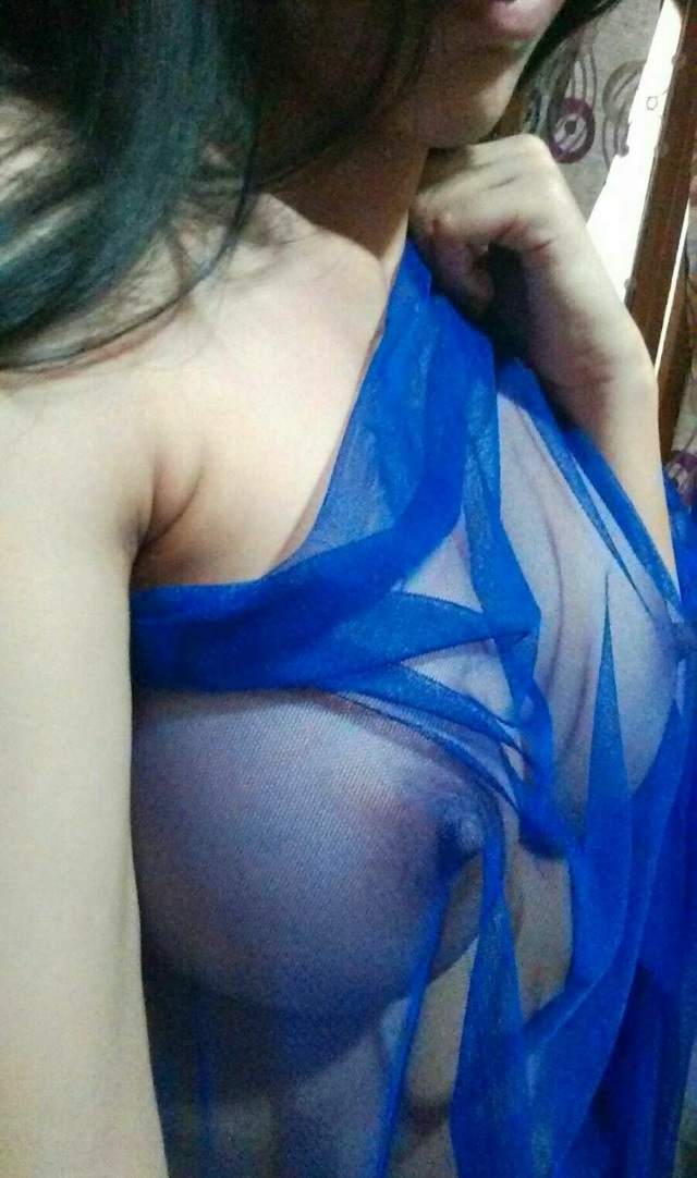 blue chunni se boobs dhakne ki nakam kosis