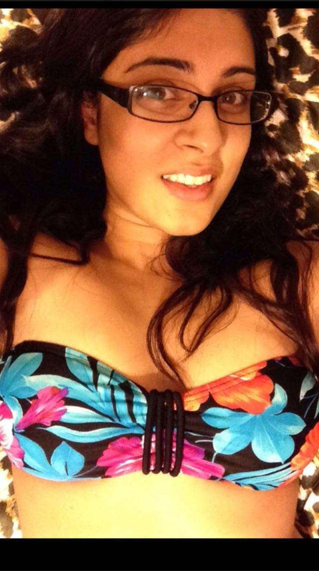 bra me kaid parul ki sexy boobies