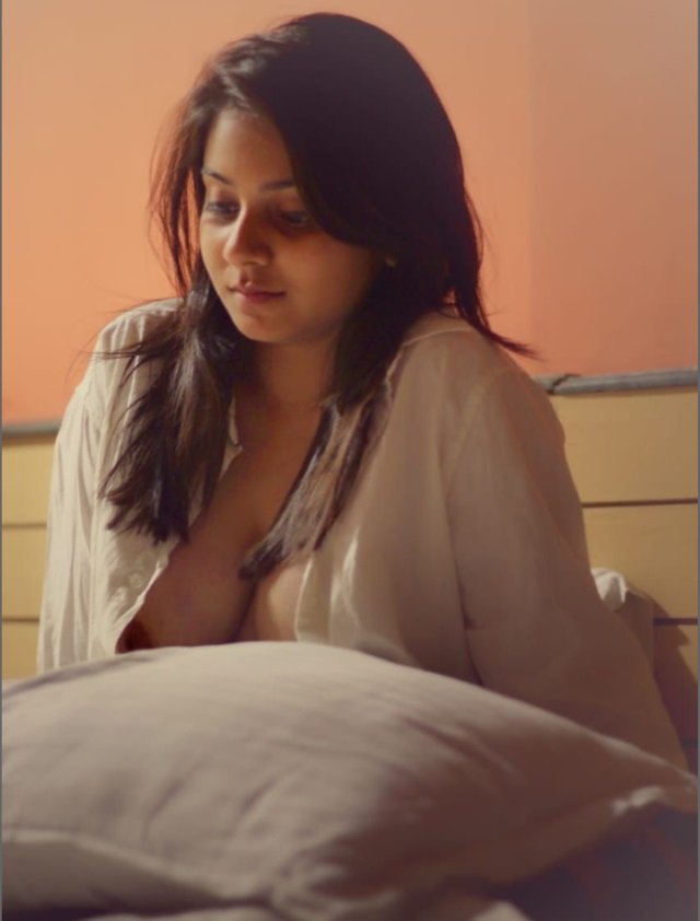 hot cleavage dikhati sexy gujarati bhabhi hot photo