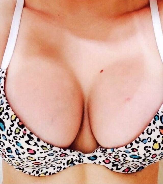 new bra me tight boobs ki pic