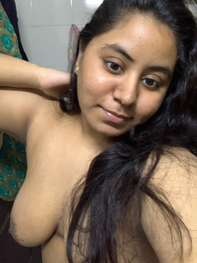 sexy bhabhi ki hot nude boob pic