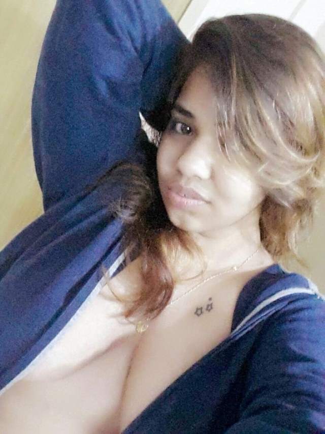 sexy rupasi aunty ki sexy cleavage