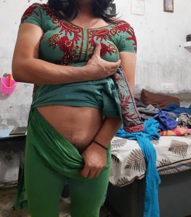 Hot bhabhi teasing hairy pussy photos Antarvasna photos 1