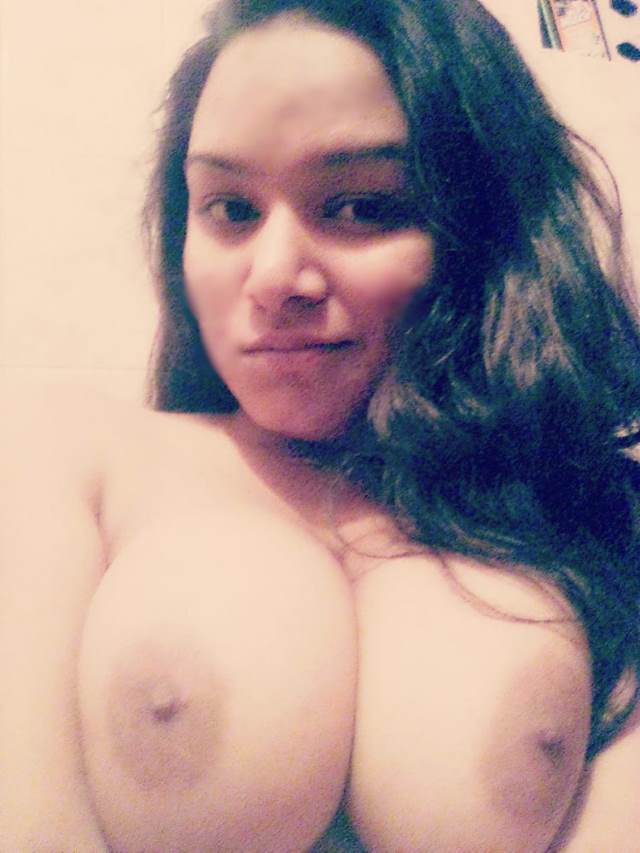 Indian girl ke nude big boobs selfie pics