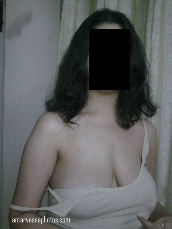 Bhabhi ke rasile boobs