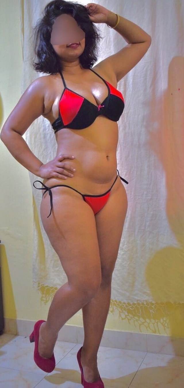 Desi nude pics click karwati chudasi babe Antarvasna photos