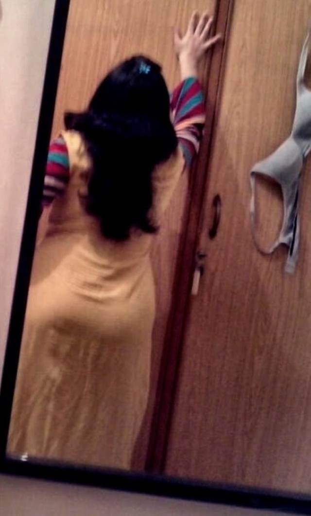 Indian ass pics se pati ko maja deti aunty Antarvasna photos