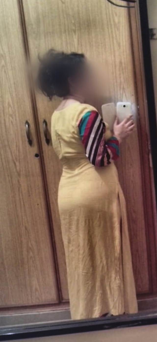 Indian ass pics se pati ko maja deti aunty side pose me