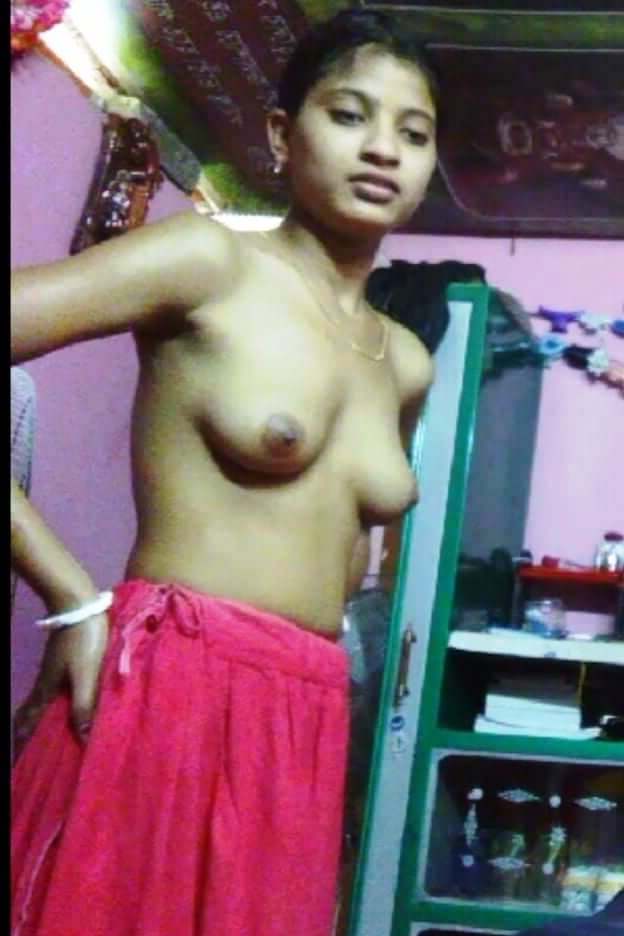 Indian girl nude selfies 2