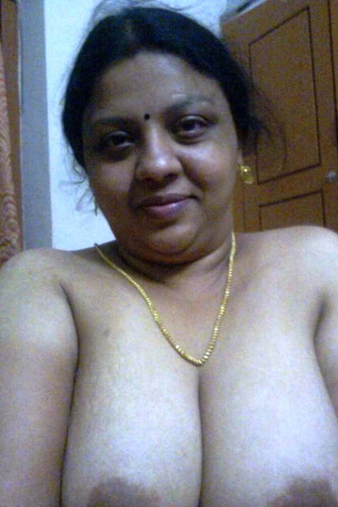Indian mom boobs pics 3