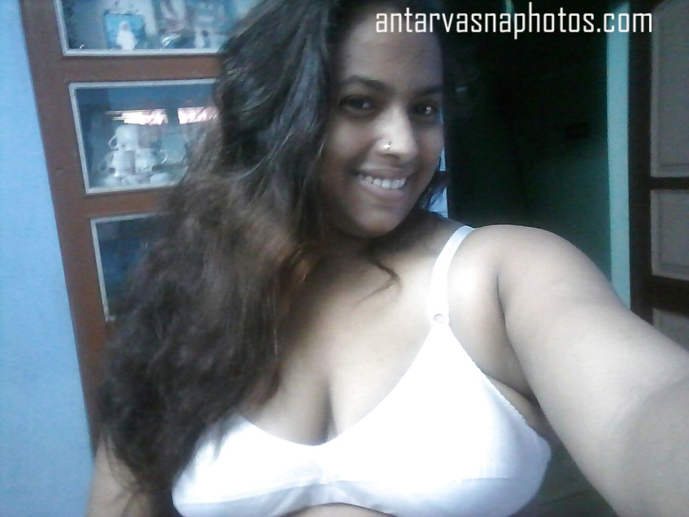 Nitu in a bra