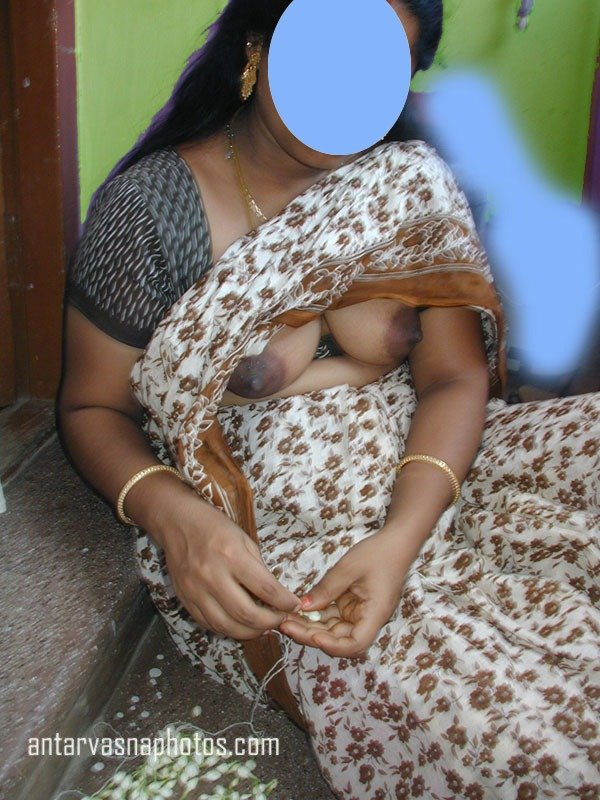 Saree wali bahan ke boobs