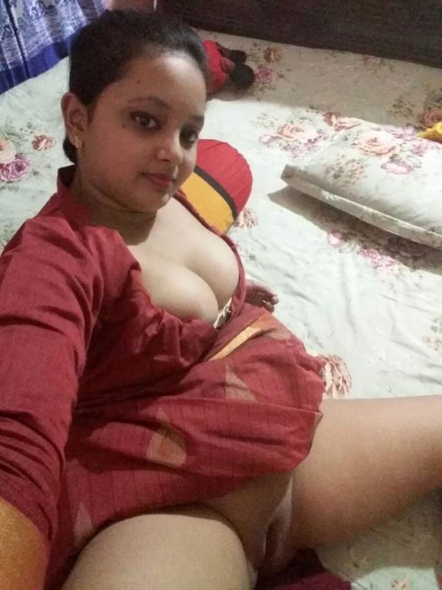 aunty ki big boobs and shaved pussy pic