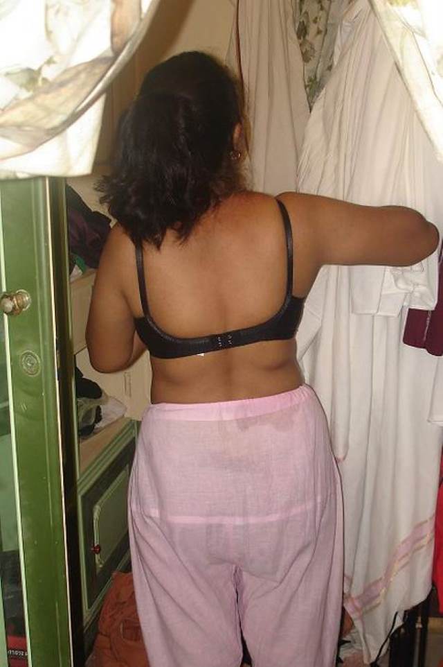black bra me wife ke nude back ki pic li